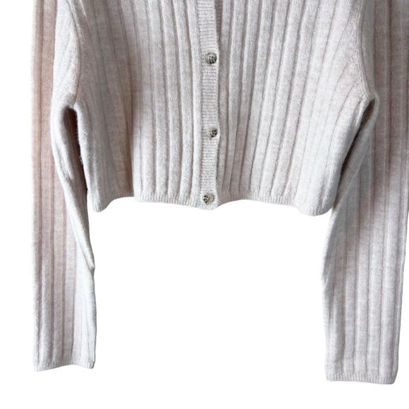 HOUSE‎ OF HARLOW 1960 x Revolve Cropped Chunk Knit Button Sweater Sz L - Picture 2 of 6